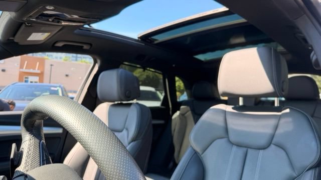 Used 2025 Audi Q5 2.0T Premium Plus AWD/4WD image 12