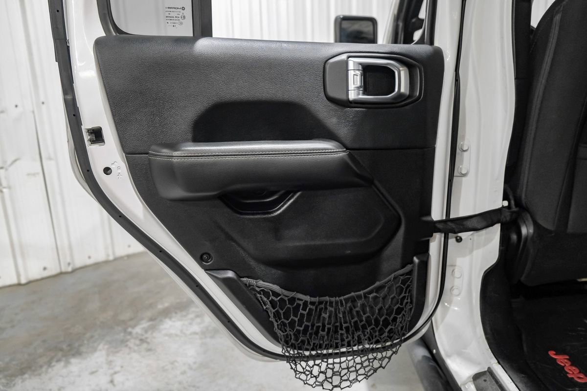 Used 2018 Jeep Wrangler Unlimited Sahara image 42