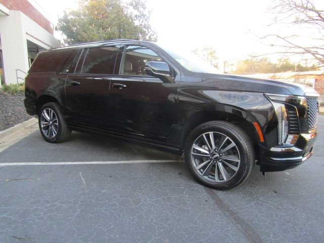 Used 2025 Cadillac Escalade ESV Sport w/ Touring Package image 6