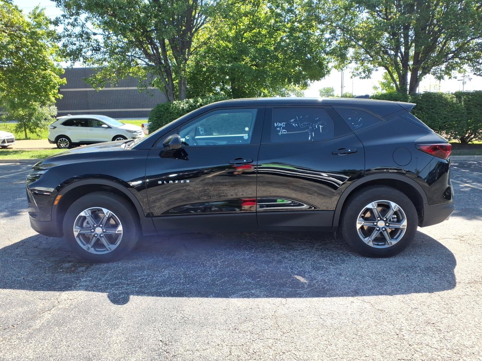 Used 2025 Chevrolet Blazer LT FWD image 5