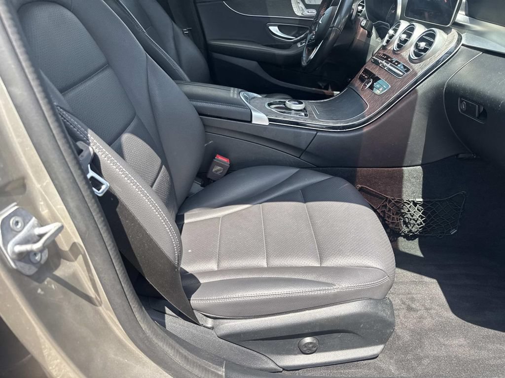 Used 2019 Mercedes-Benz C 300 Sedan image 14