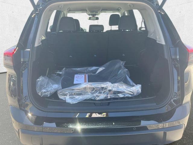 New 2026 Nissan Rogue SV w/ Rock Creek Premium Package AWD/4WD image 32