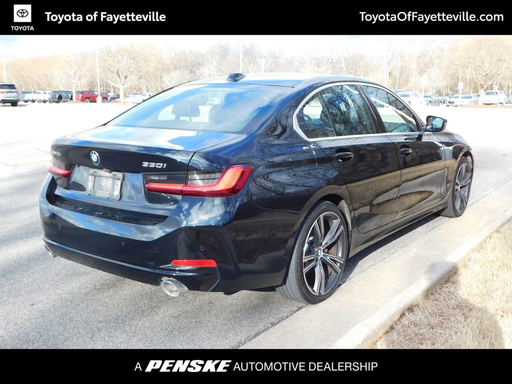 Used 2024 BMW 330i Sedan w/ Premium Package image 4