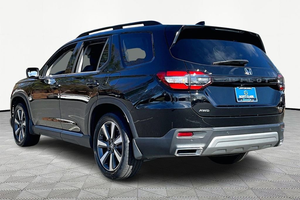 Used 2025 Honda Pilot Touring image 5