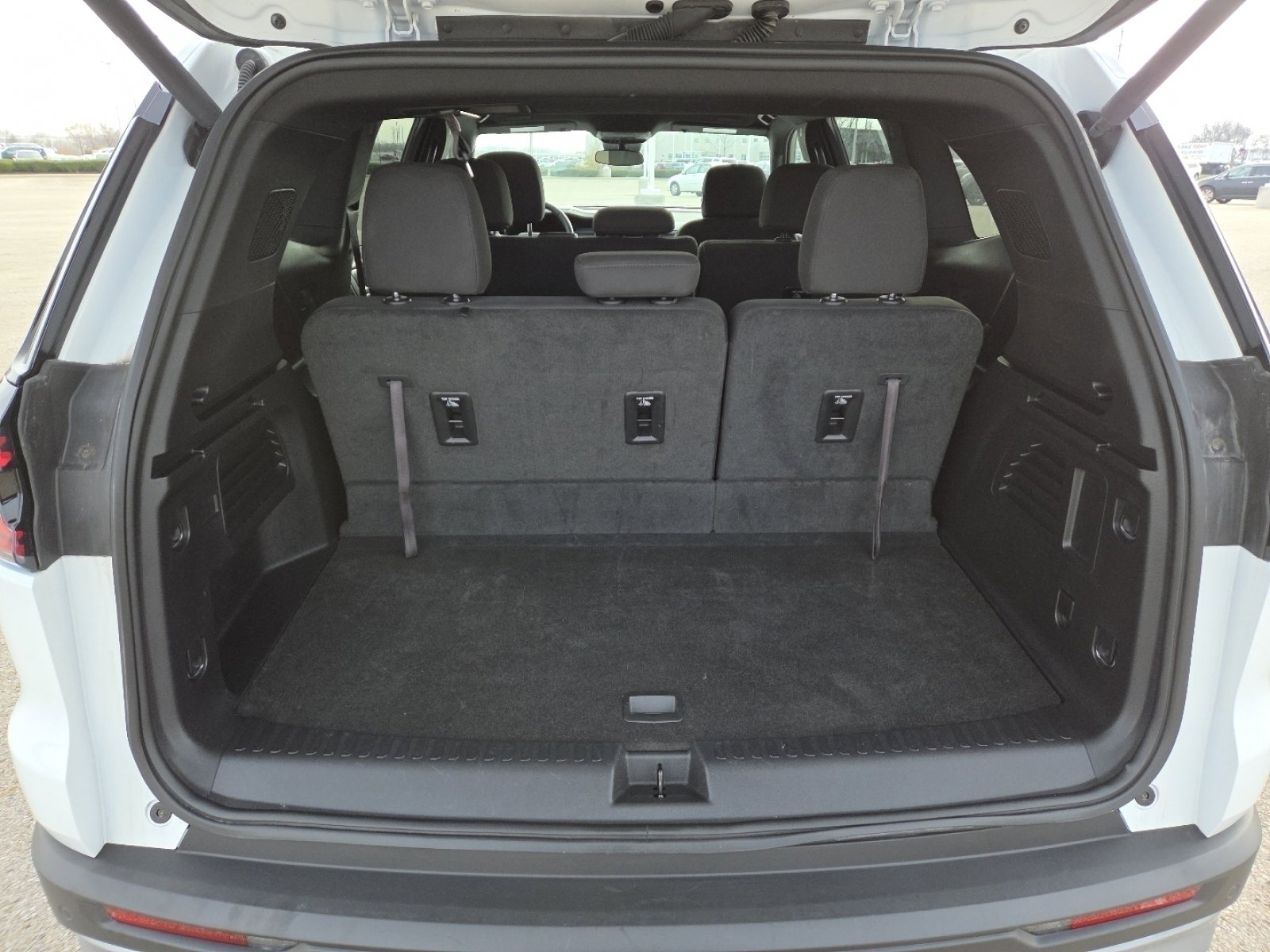 Used 2025 GMC Acadia Elevation image 21