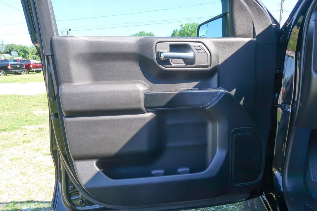 Used 2021 Chevrolet Silverado 1500 Custom Trail Boss w/ Midnight Edition AWD/4WD image 22