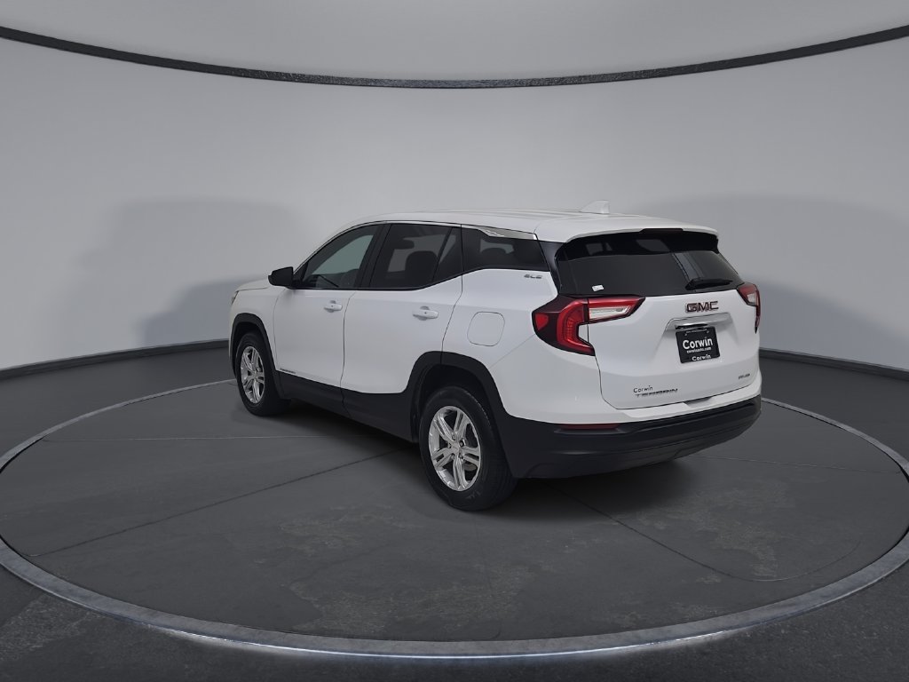 Used 2024 GMC Terrain SLE AWD/4WD image 12