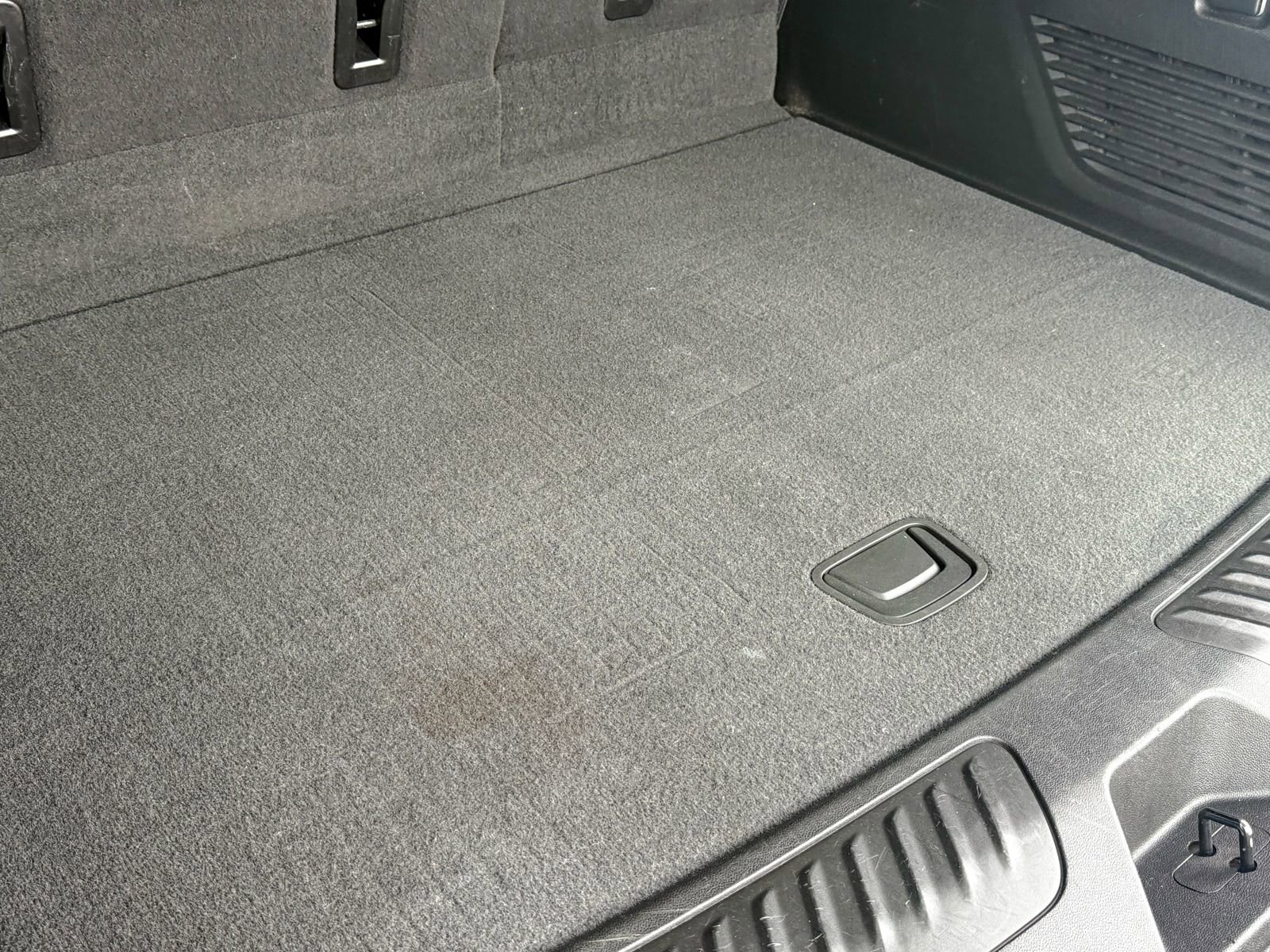 Certified 2022 Chevrolet Suburban LT w/ Luxury Package image 14