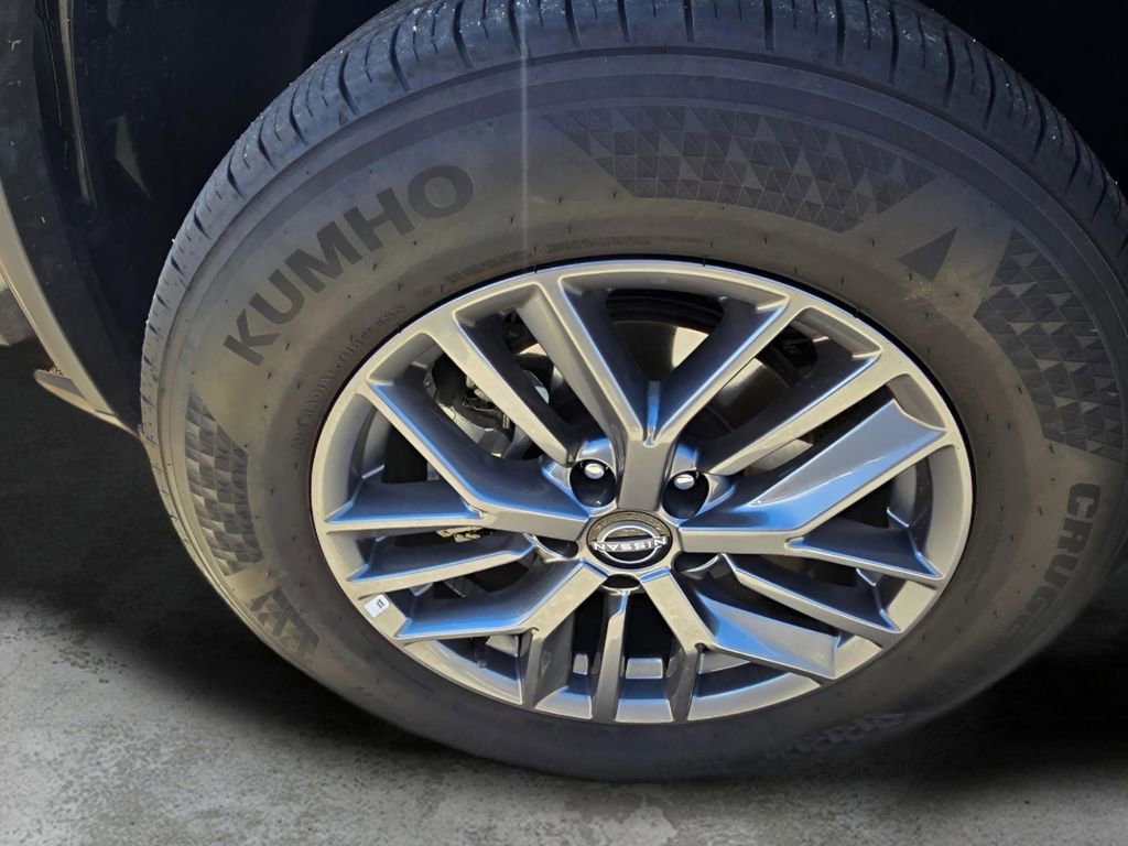 Used 2023 Nissan Rogue S AWD/4WD image 19