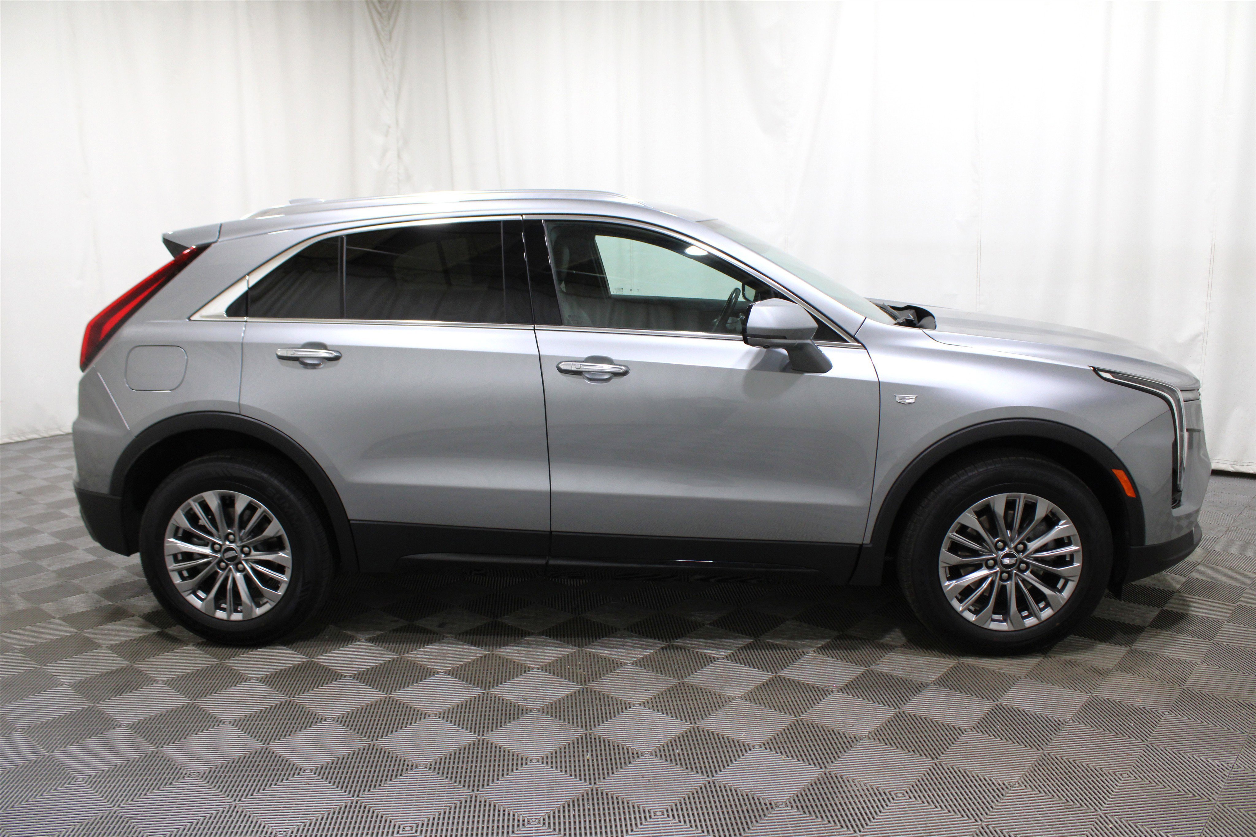 Used 2025 Cadillac XT4 Premium Luxury image 31