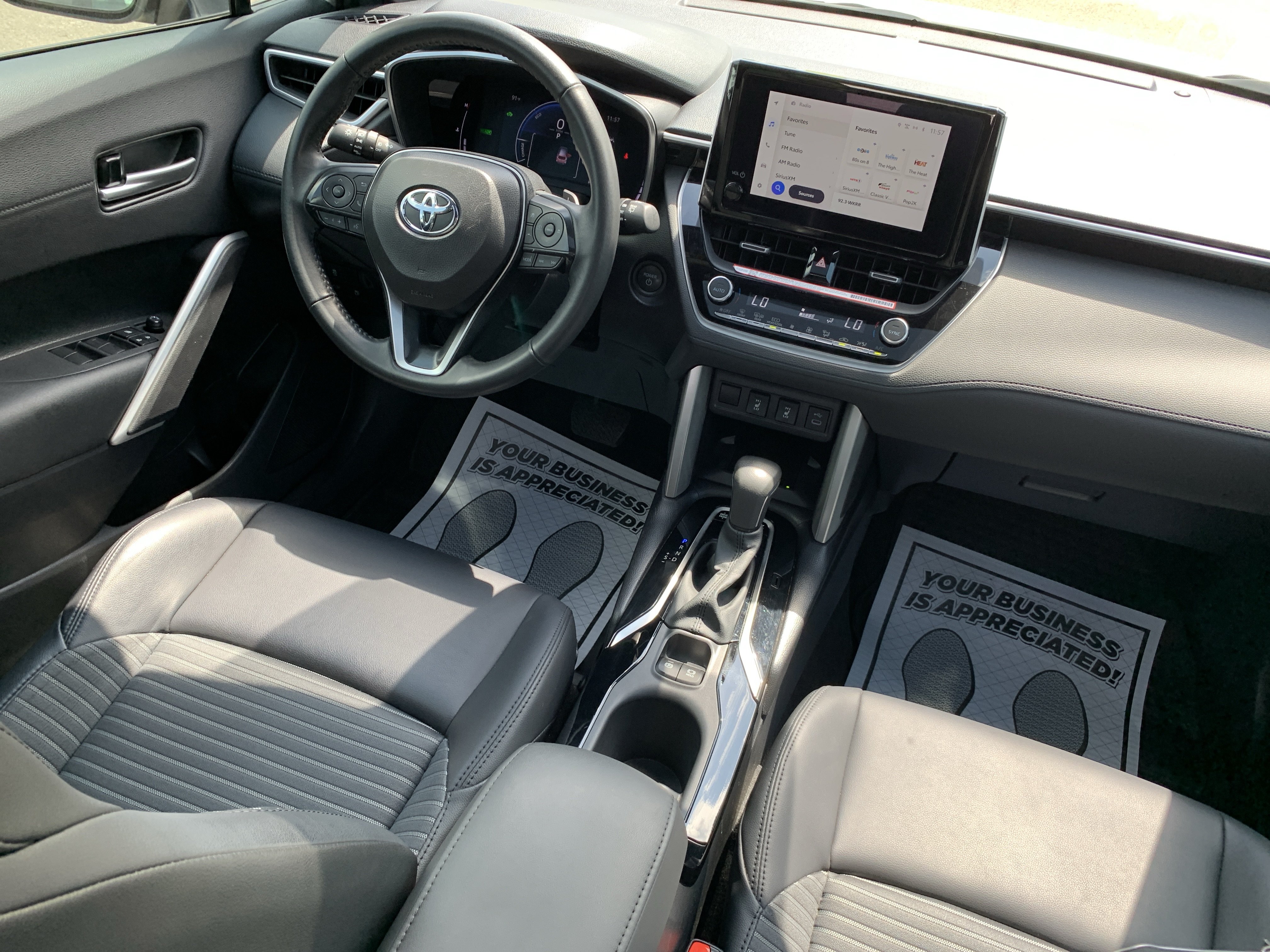 Used 2024 Toyota Corolla Cross AWD Hybrid w/ Convenience Package image 40