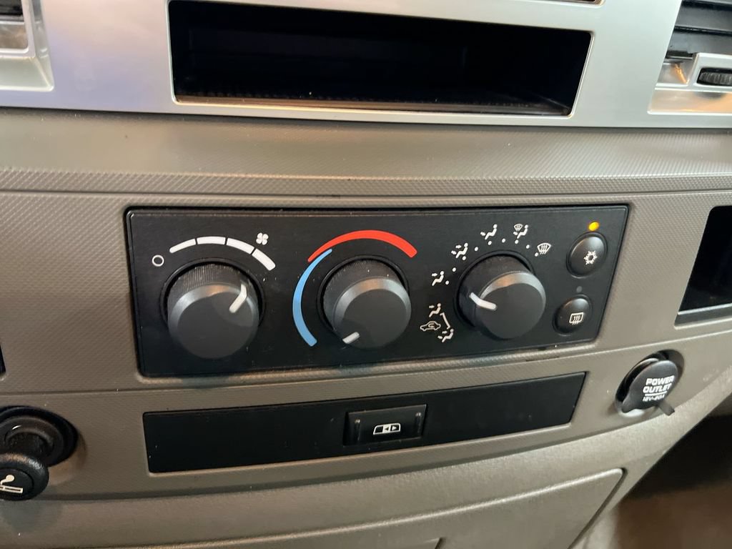 Used 2008 Dodge Ram 1500 Truck SLT w/ Popular Equipment Group AWD/4WD image 15