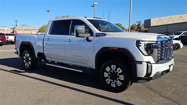 Used 2025 GMC Sierra 2500 Denali image 2