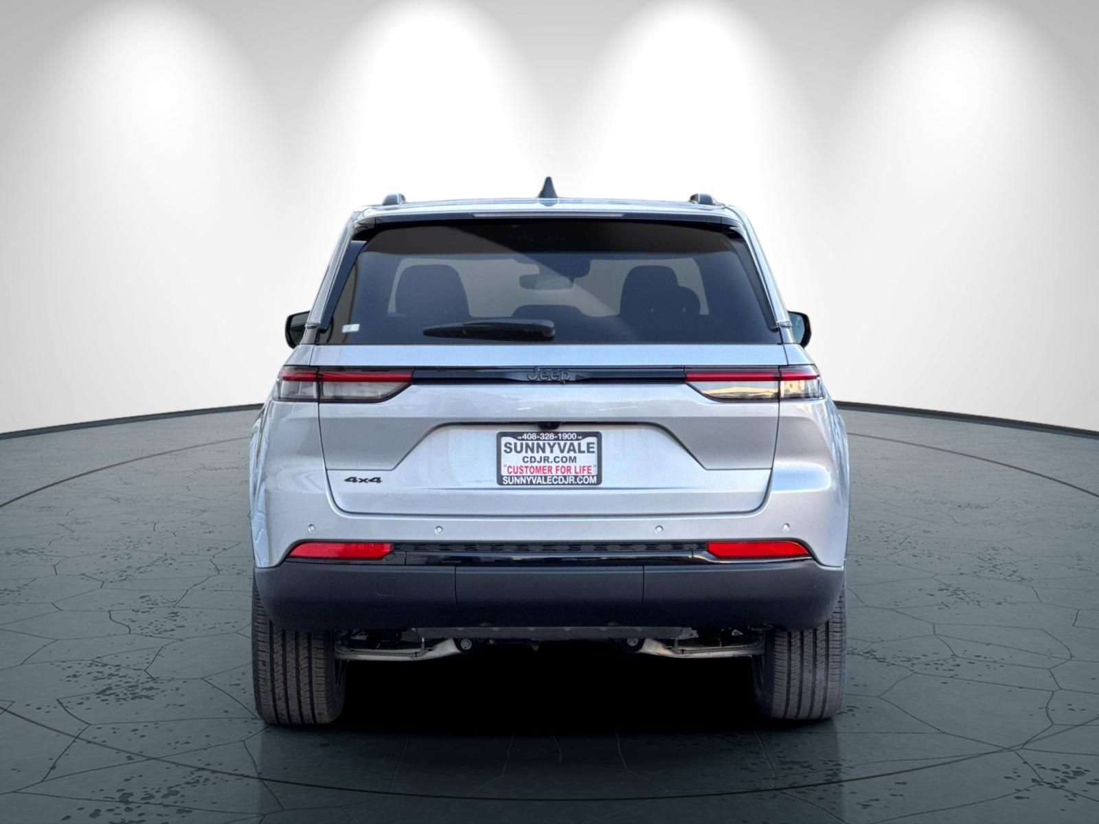 New 2025 Jeep Grand Cherokee Altitude w/ Trailer Tow Package image 5