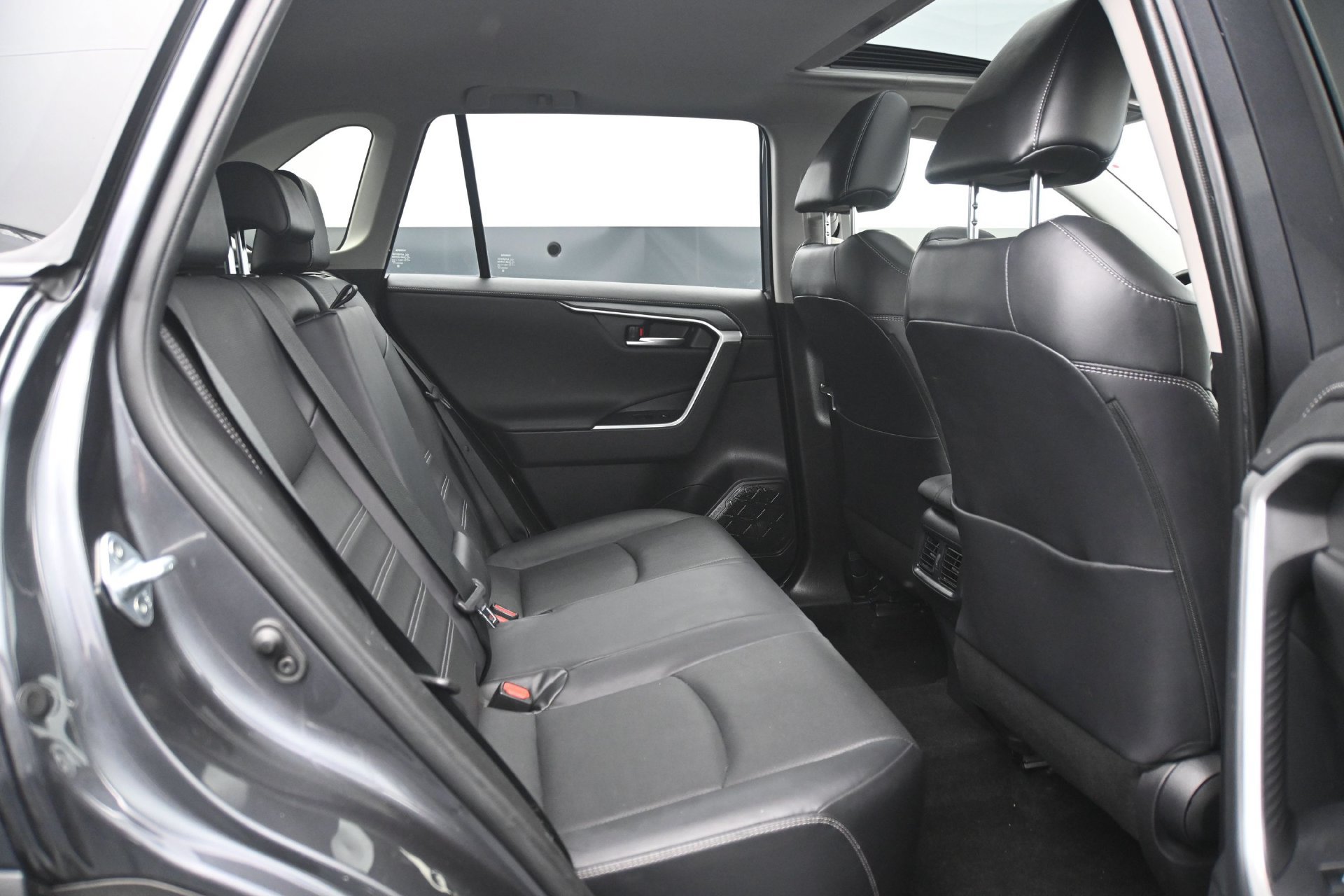 Used 2019 Toyota RAV4 Limited w/ Cold Weather Package AWD/4WD image 14