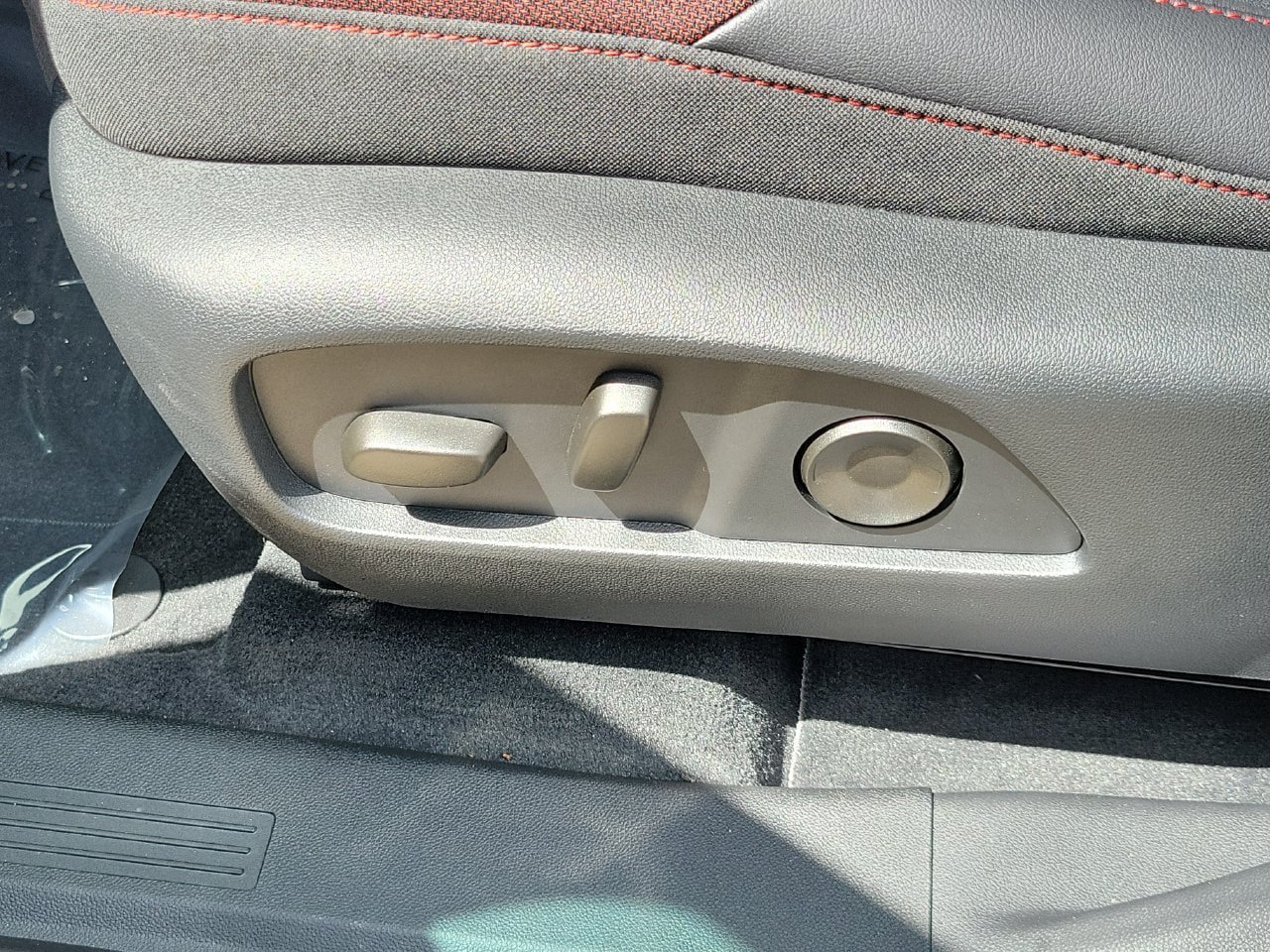 New 2027 Chevrolet Equinox RS w/ Safety and Technology Package FWD image 19