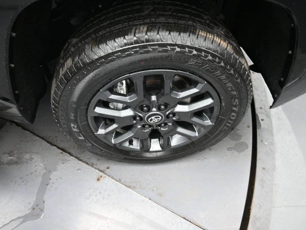 Used 2025 Toyota Tundra Platinum image 43