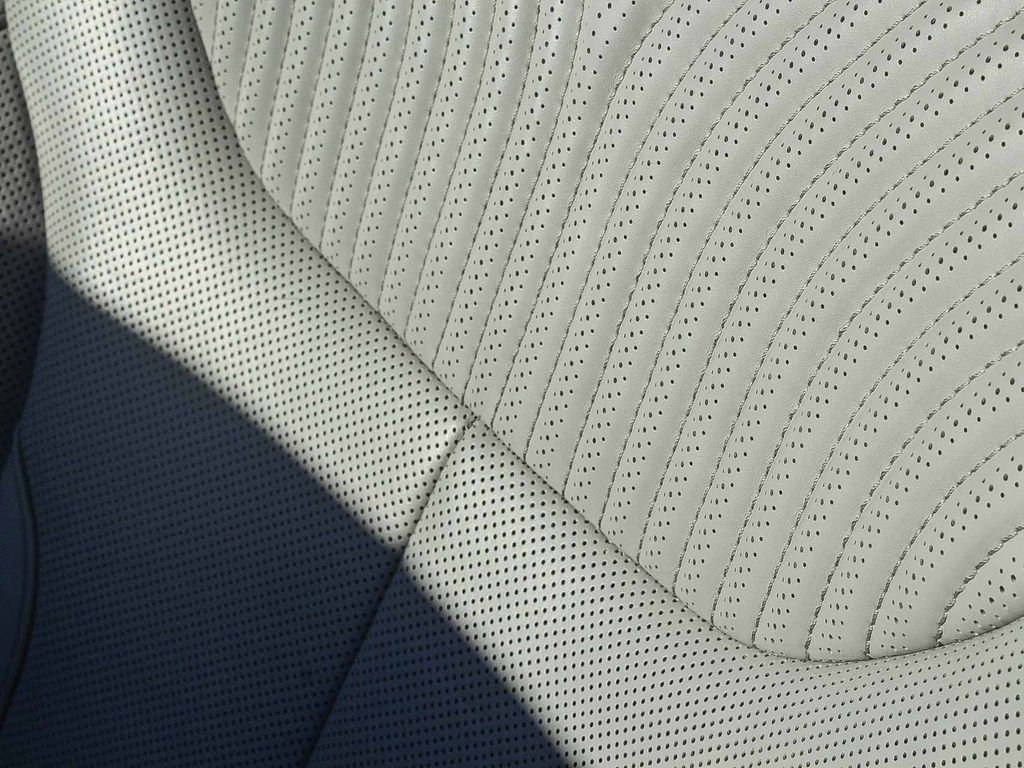 Used 2023 Hyundai Palisade Calligraphy image 25