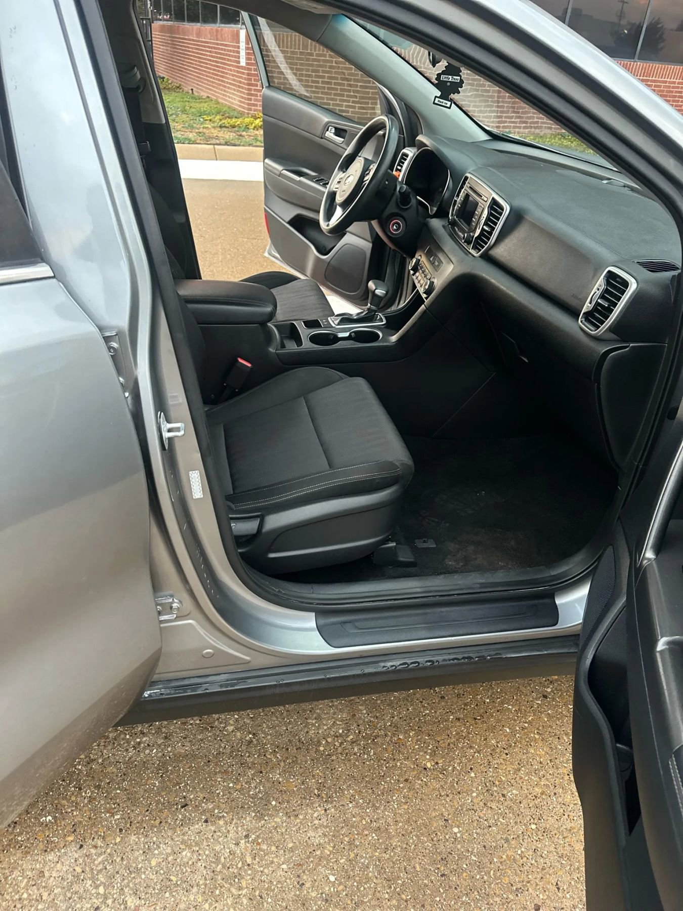 Used 2019 Kia Sportage LX image 11