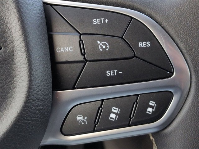 Certified 2024 Chrysler Pacifica Touring-L image 20