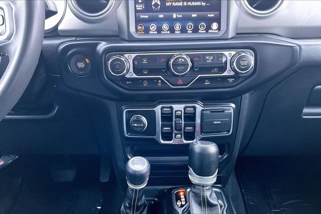 Used 2023 Jeep Gladiator Overland image 16