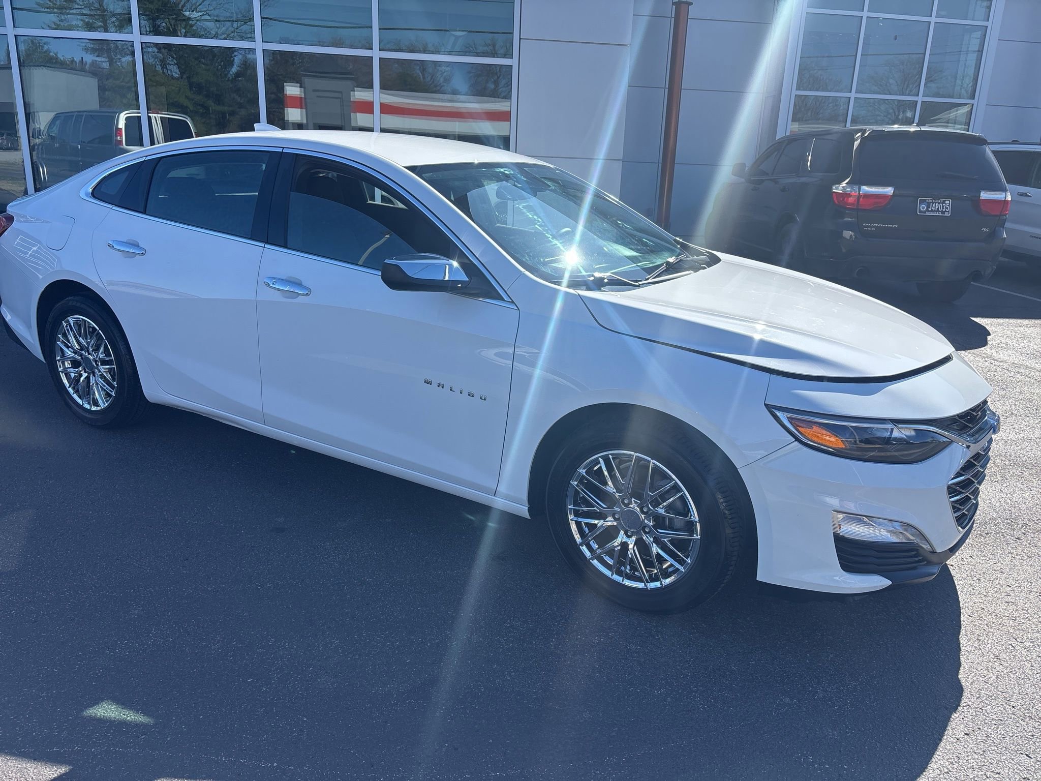 Used 2020 Chevrolet Malibu LT FWD image 15