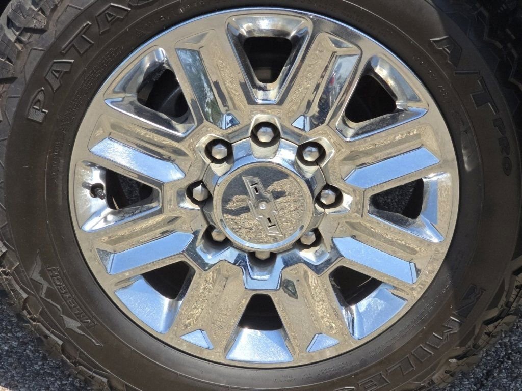 Used 2024 Chevrolet Silverado 3500 High Country w/ High Country Premium Package AWD/4WD image 15