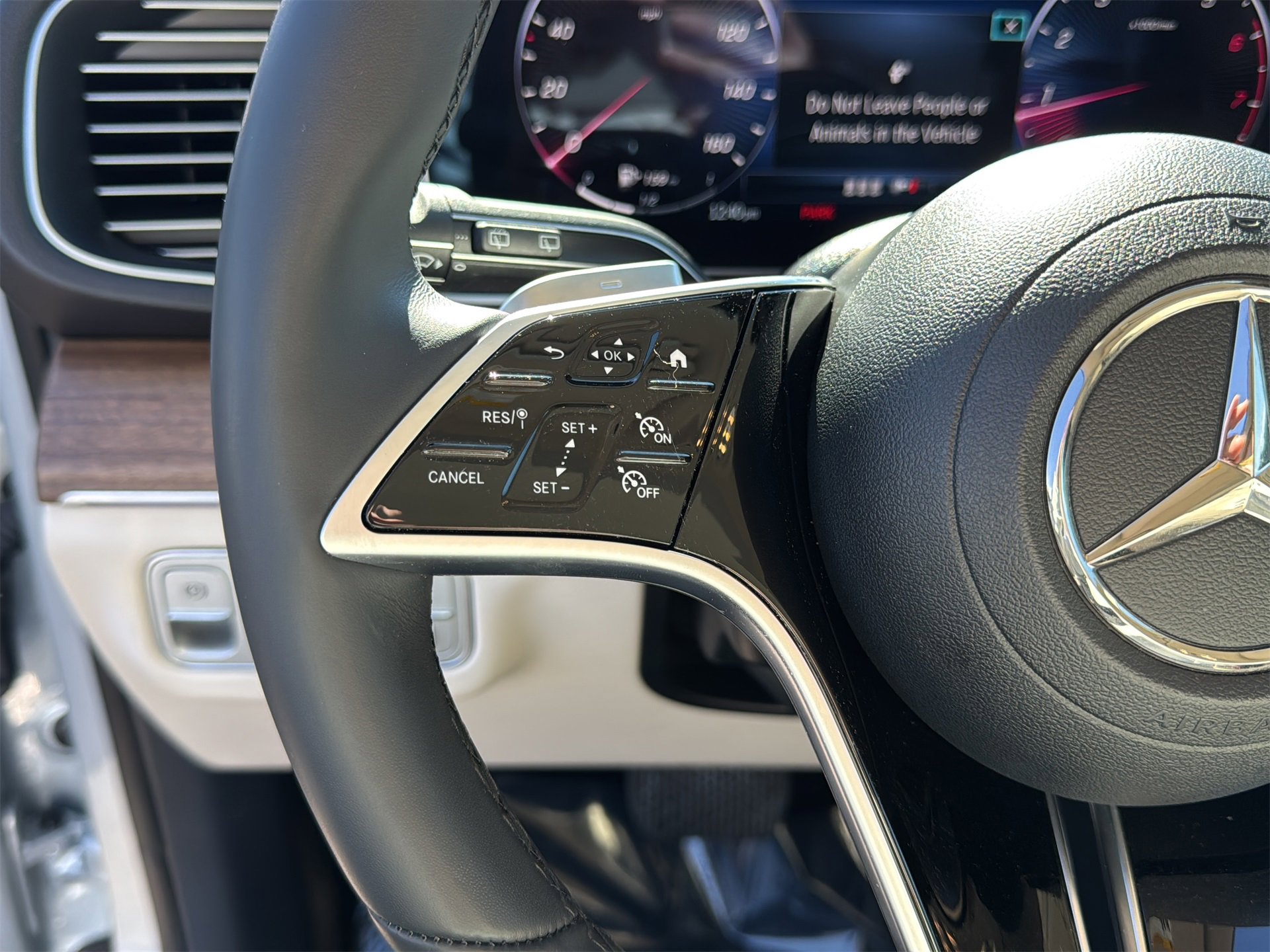 Certified 2024 Mercedes-Benz GLE 450 4MATIC image 15