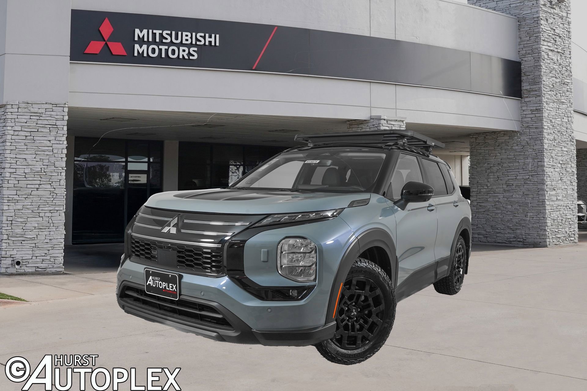 New 2026 Mitsubishi Outlander LE