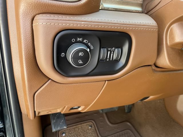 Used 2022 RAM 3500 Limited AWD/4WD image 28