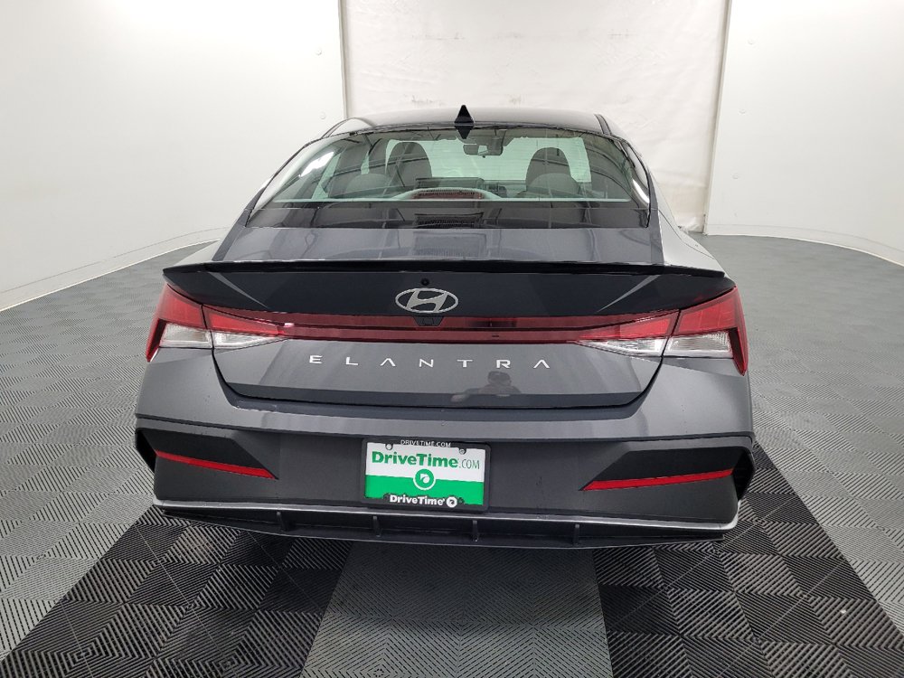 Used 2025 Hyundai Elantra Sport FWD image 7