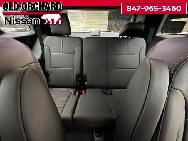 Used 2023 Chevrolet Traverse RS image 14