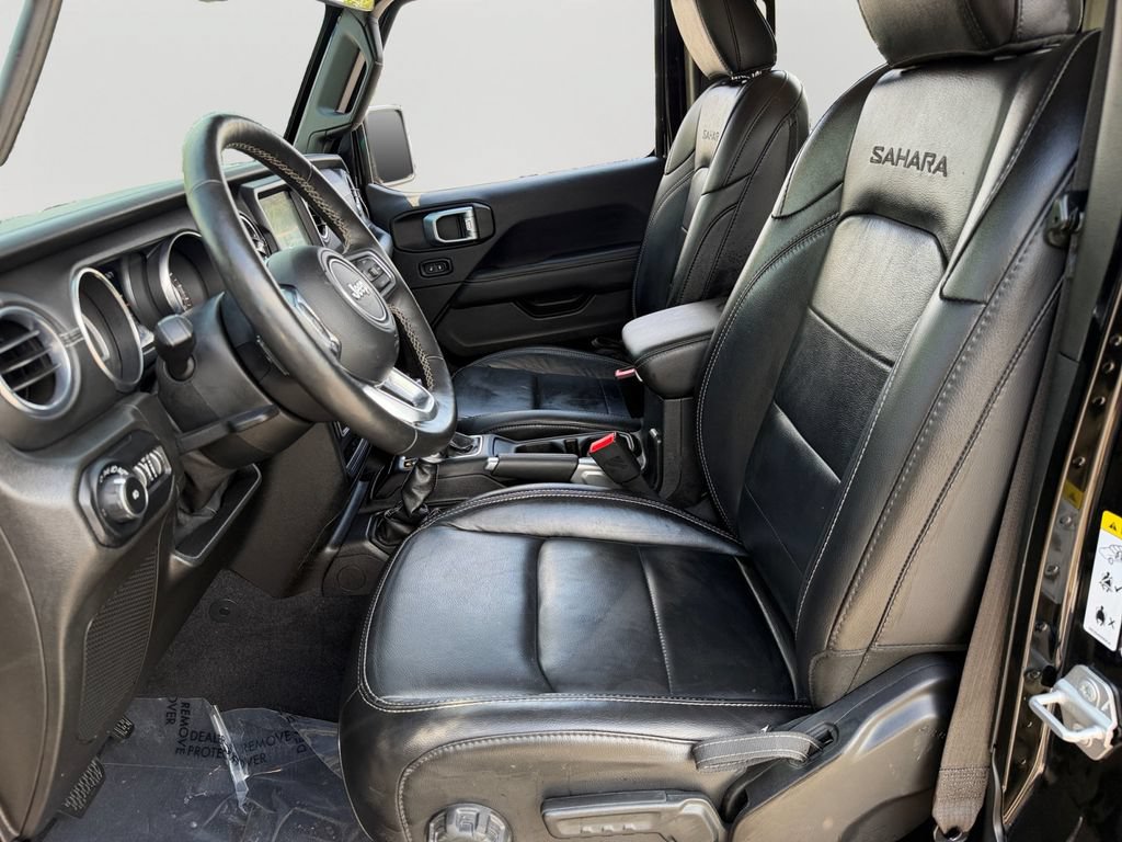 Used 2019 Jeep Wrangler Unlimited Sahara AWD/4WD image 15