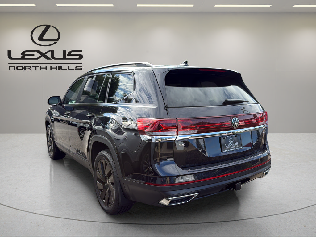 Used 2024 Volkswagen Atlas SE w/ Black Wheel Package AWD/4WD image 7