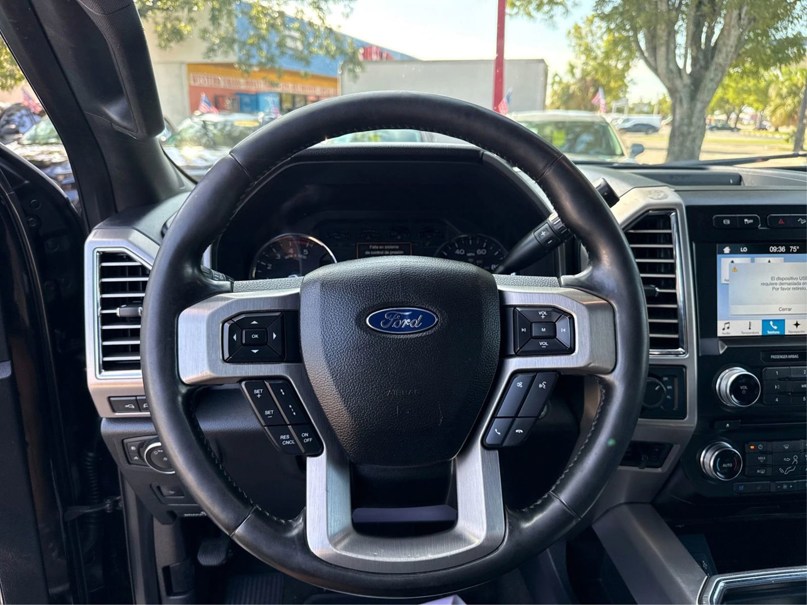 Used 2017 Ford F250 Platinum w/ Platinum Ultimate Package AWD/4WD image 16
