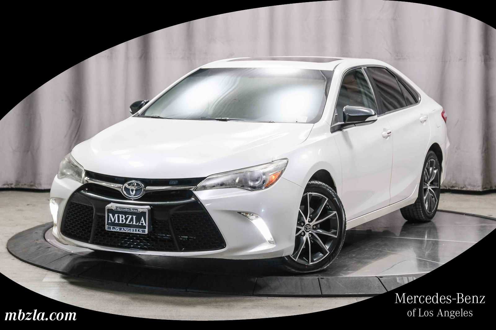 Used 2017 Toyota Camry XSE w/ Moonroof Package FWD image 1