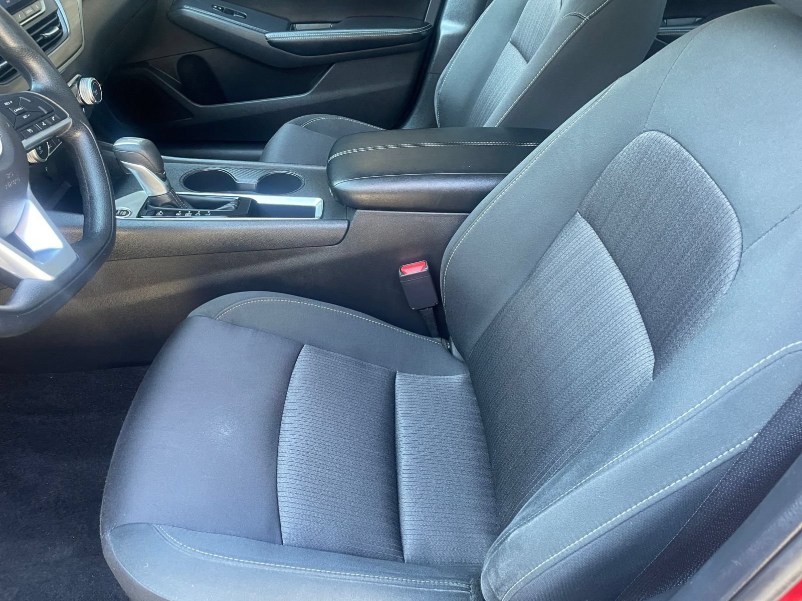 Used 2025 Nissan Altima 2.5 SV FWD image 26