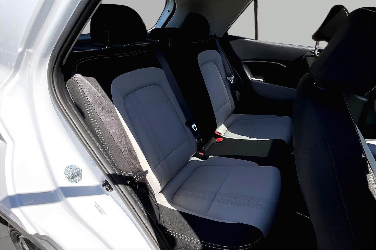 Used 2025 Hyundai Venue SEL FWD image 20
