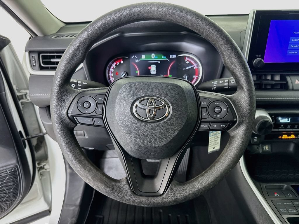 Used 2023 Toyota RAV4 LE AWD/4WD image 12