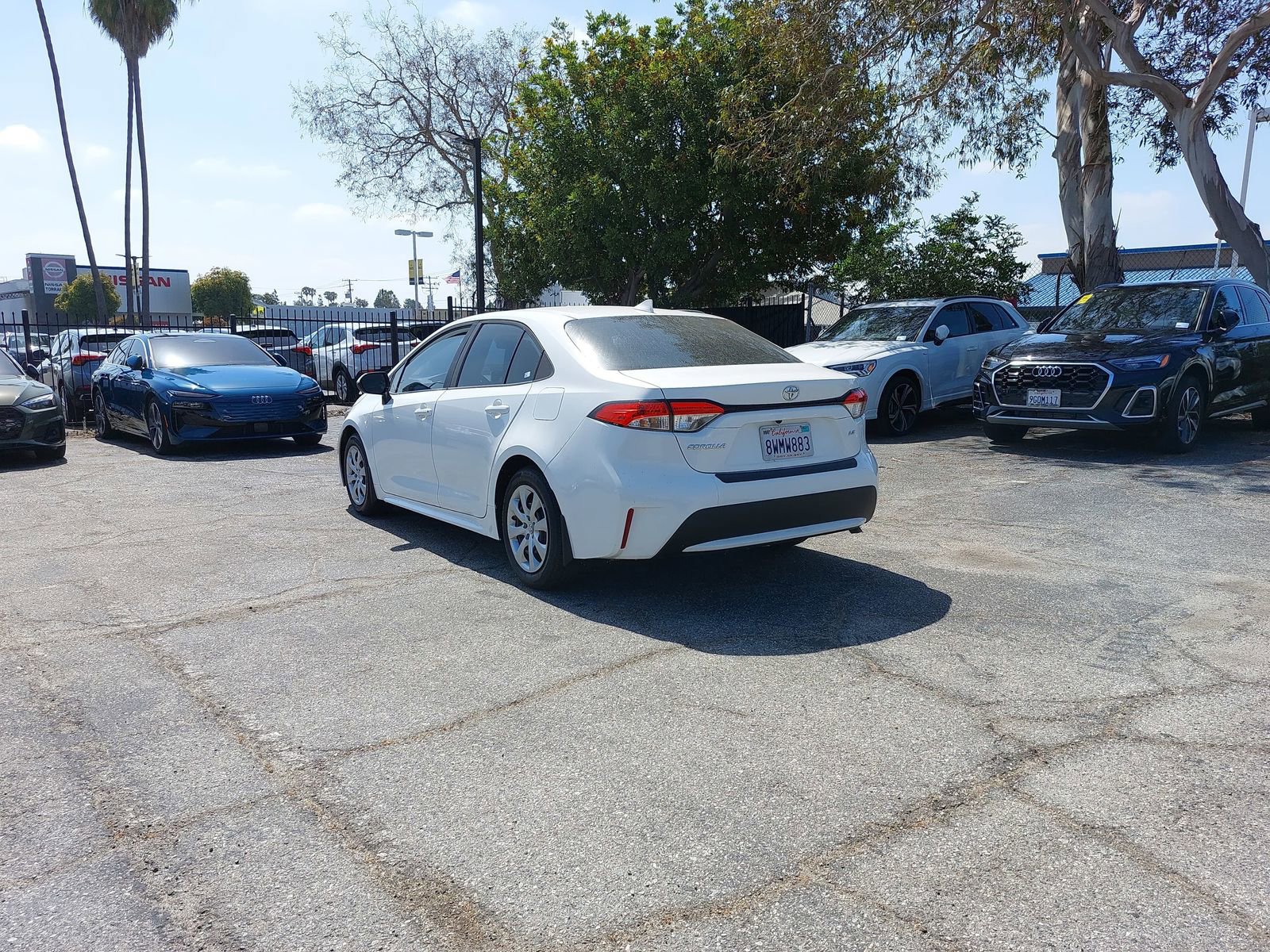 Used 2020 Toyota Corolla LE w/ Carpet Mat Package (TMS) FWD image 4