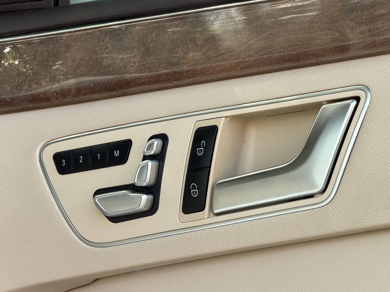Used 2014 Mercedes-Benz E 350 4MATIC Sedan w/ Premium 1 Package image 29