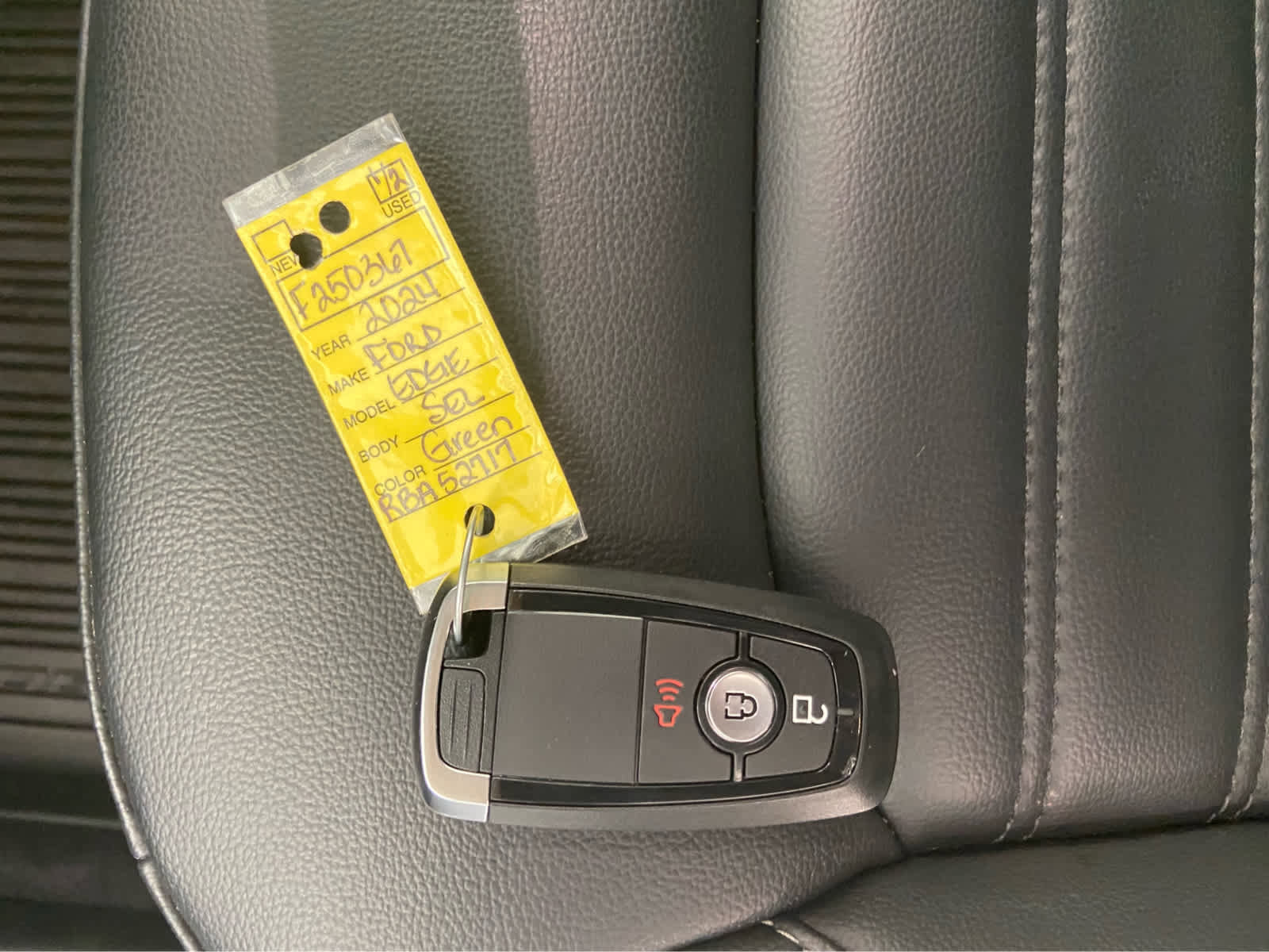 Used 2024 Ford Edge SEL image 42