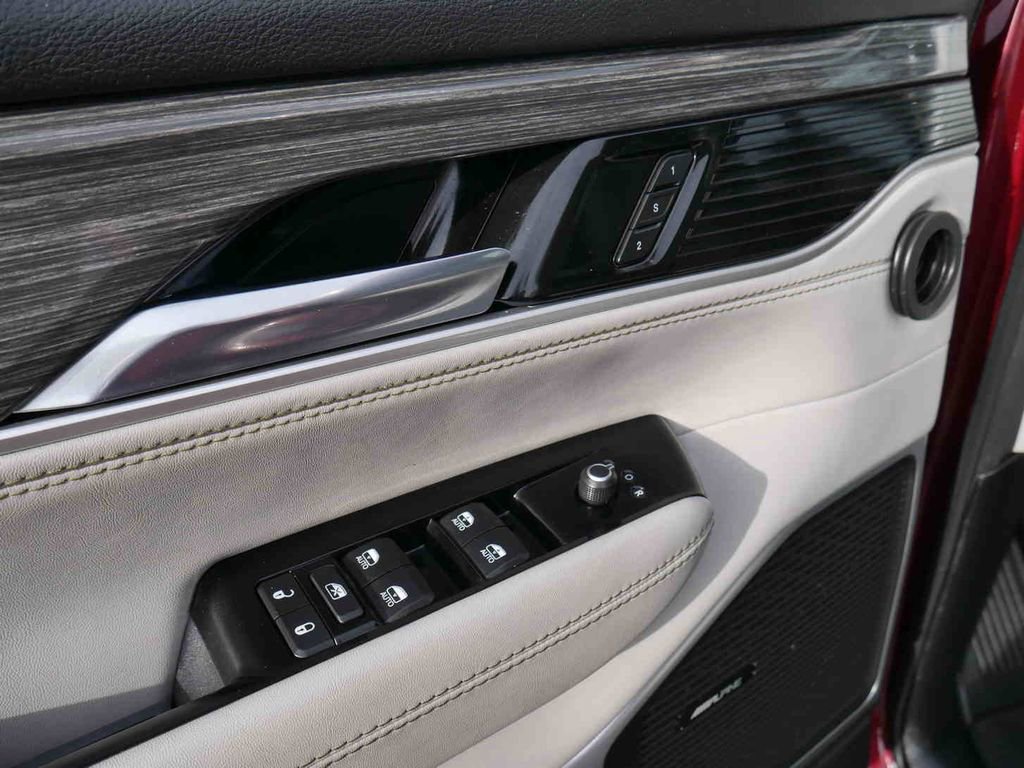 Used 2022 Jeep Wagoneer Series III w/ Flexible Seating Group image 30