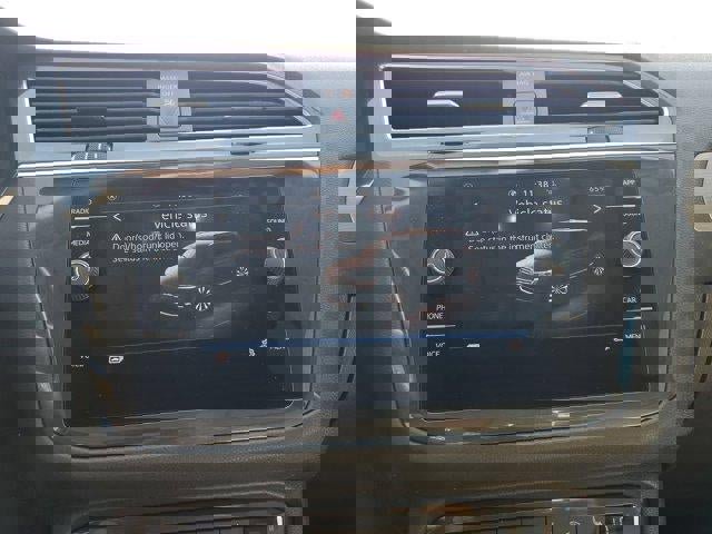 Used 2021 Volkswagen Tiguan SE image 22