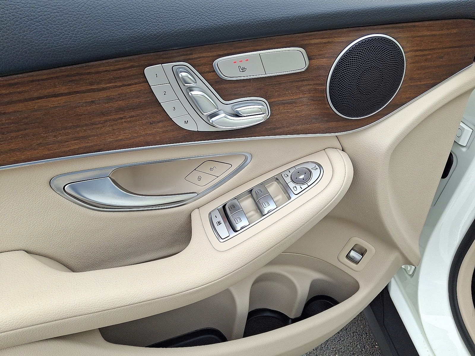 Certified 2022 Mercedes-Benz GLC 300 4MATIC image 12