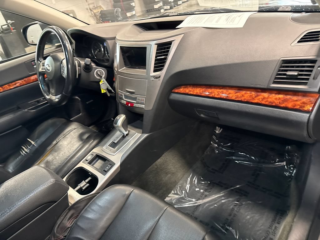 Used 2012 Subaru Outback 3.6R Limited w/ Moonroof Pkg AWD/4WD image 16