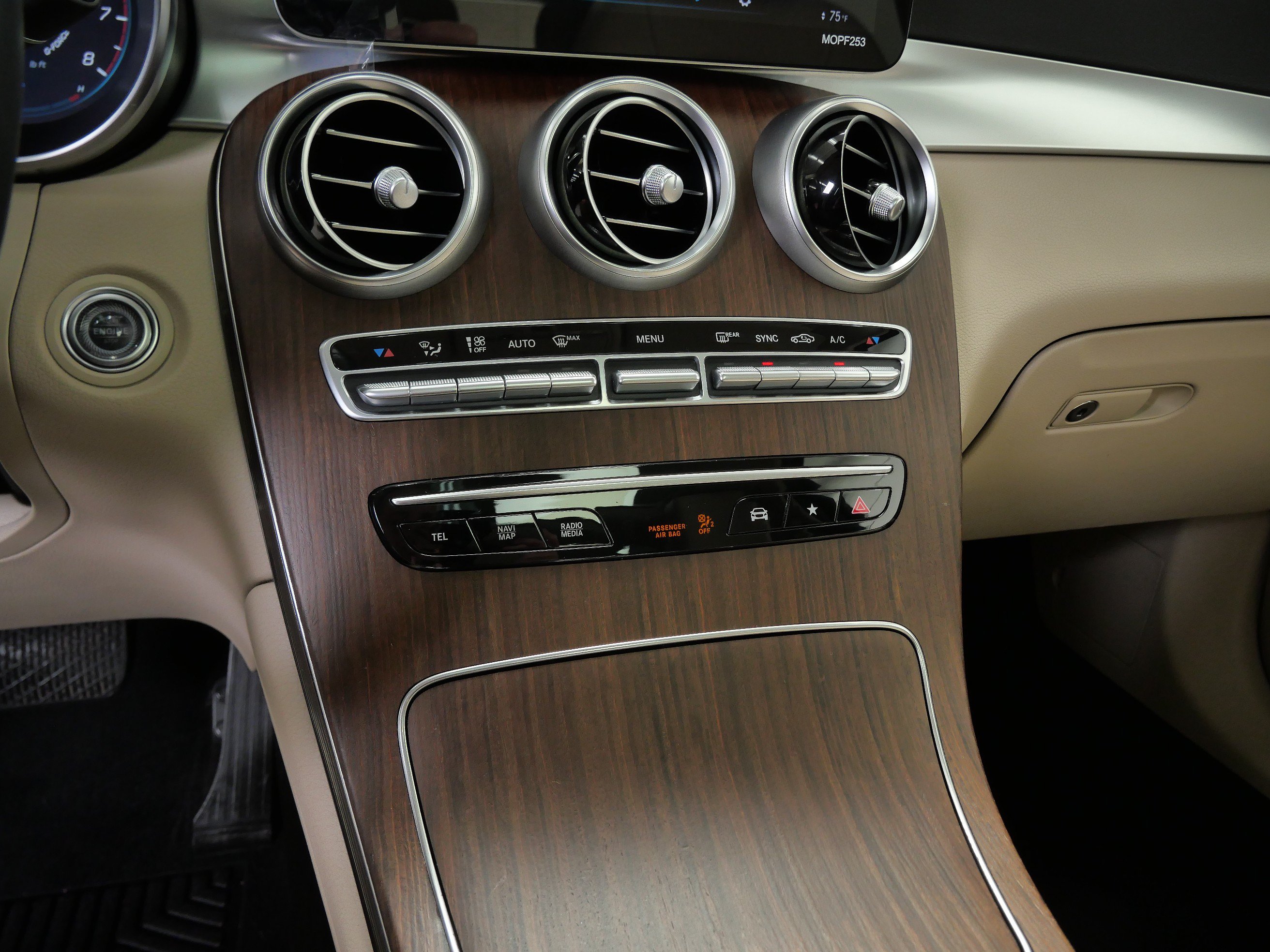 Used 2021 Mercedes-Benz GLC 300 4MATIC image 21