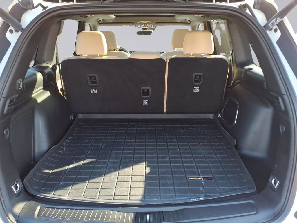 Used 2022 Jeep Grand Cherokee Limited 4xe w/ Luxury Tech Group II image 32