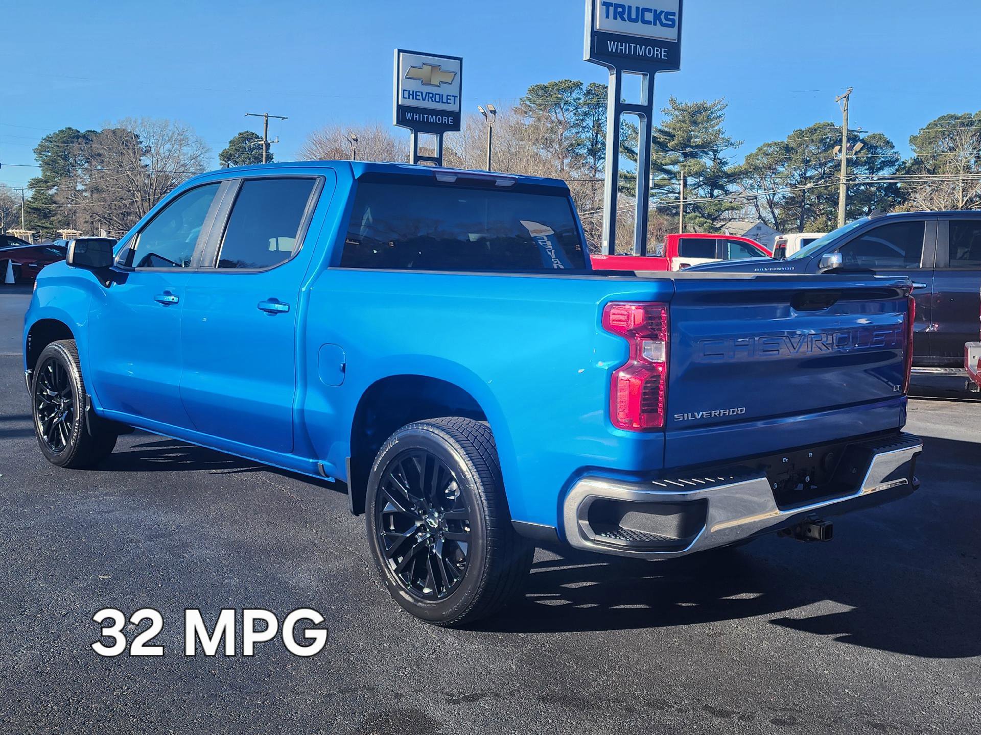 Used 2022 Chevrolet Silverado 1500 LT image 3