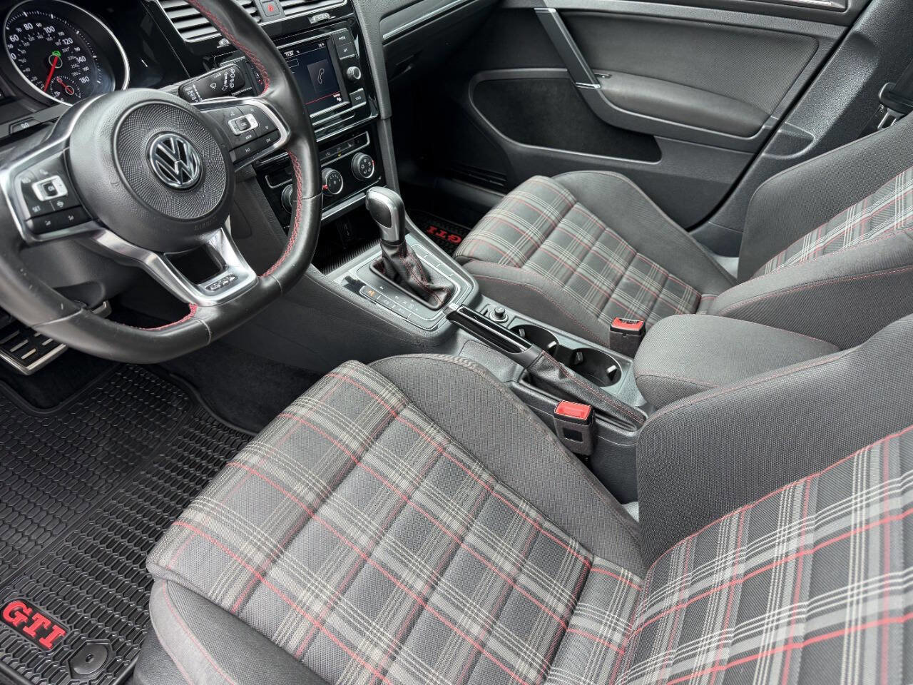 Used 2020 Volkswagen GTI S image 15